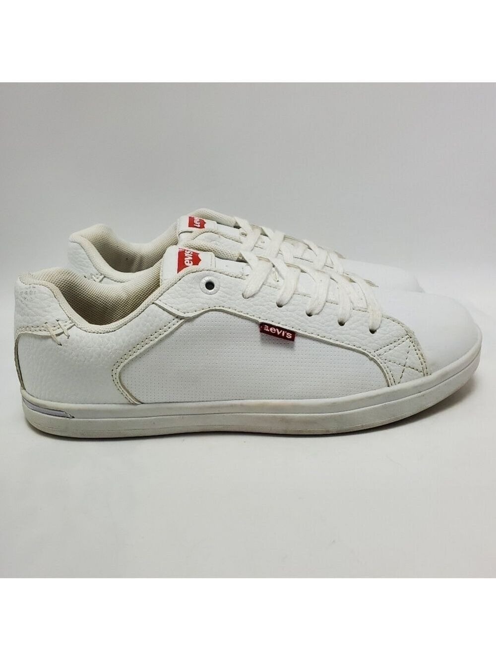 Levis White Leather Classic Low Top Sneakers Size 7